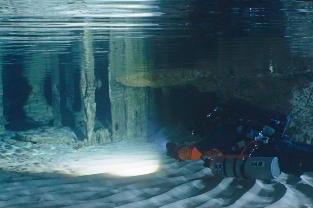 Underwonder Ε4